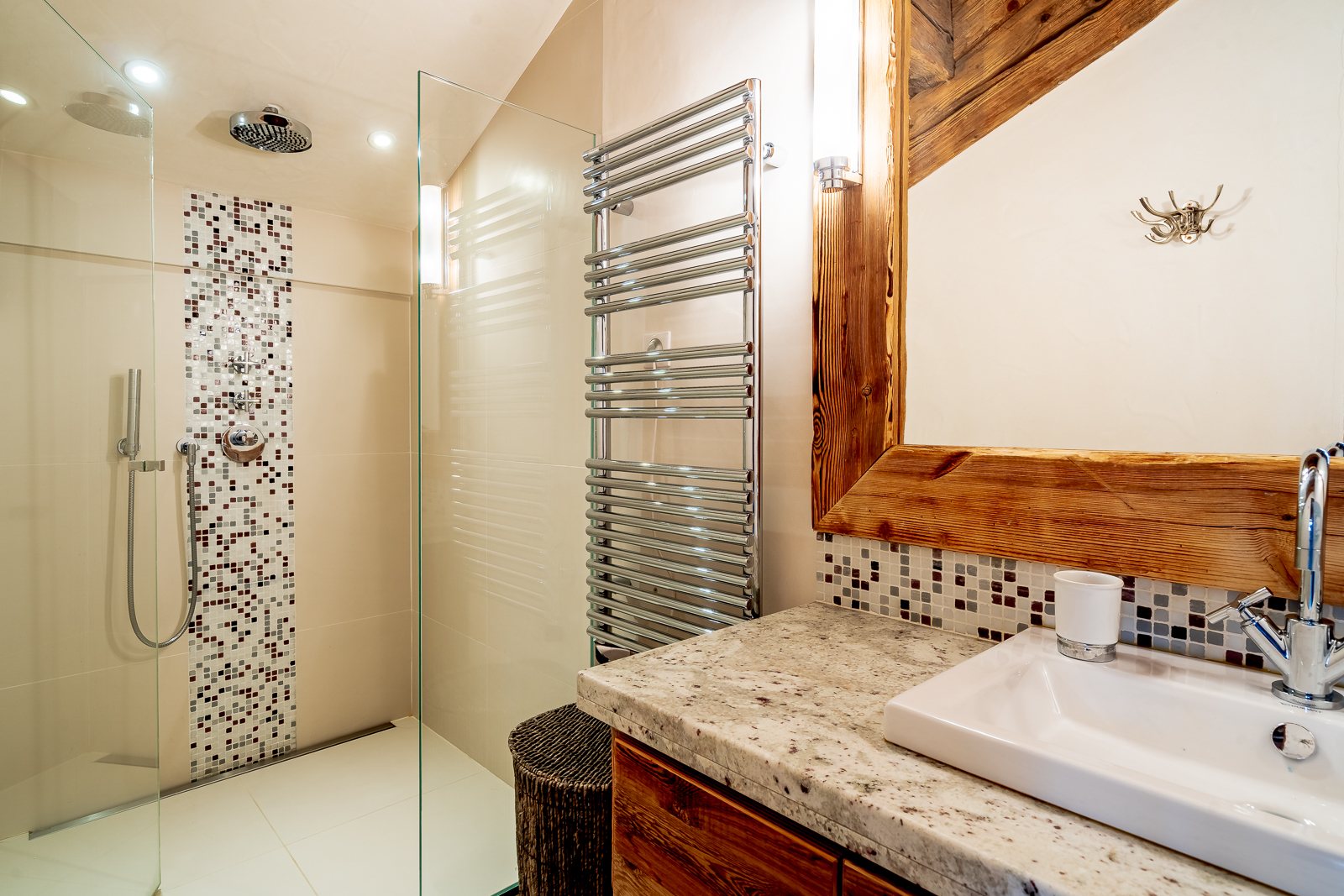 Fotografia immobiliare - bagno con doccia di design